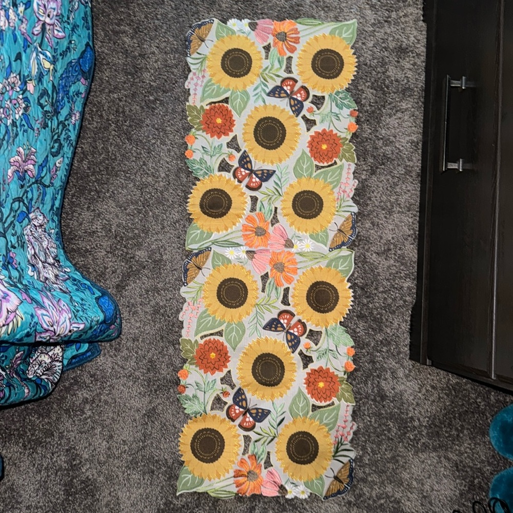 Sunflower table runner